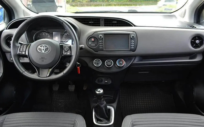 Toyota Yaris cena 47900 przebieg: 94000, rok produkcji 2018 z Łowicz małe 436